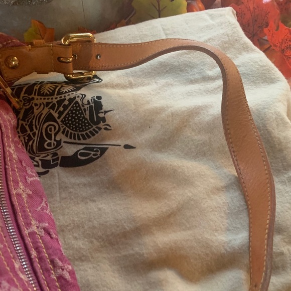 Hi! Welcome to my closet! - Picture 2 of 4